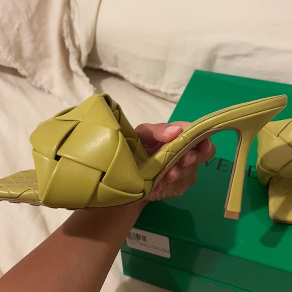 Bottega Veneta sandals in color ice. - Picture 7 of 11